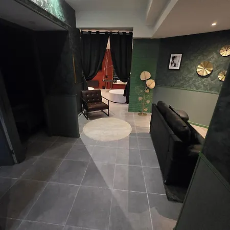 - Jacuzzi - Salle De Jeux Complète